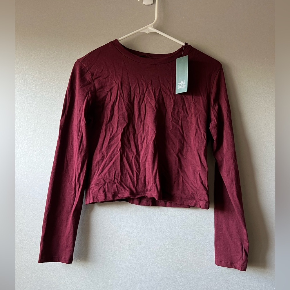 NWT Cropped long sleeve maroon shirt
